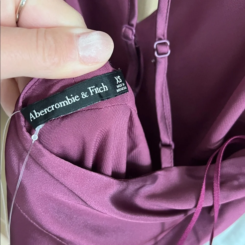 Abercrombie & Fitch Open-Back Hardware Maxi Dress size XS